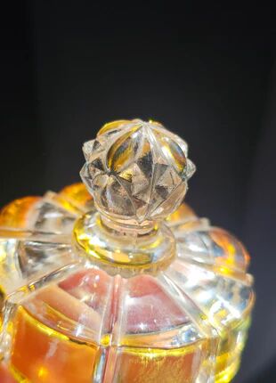 Small amber and transparent crystal pot with lid from the Val Saint-Lambert Luxval Art Deco collection.