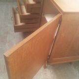Commode scandinave aux pieds compas