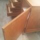 Commode scandinave aux pieds compas