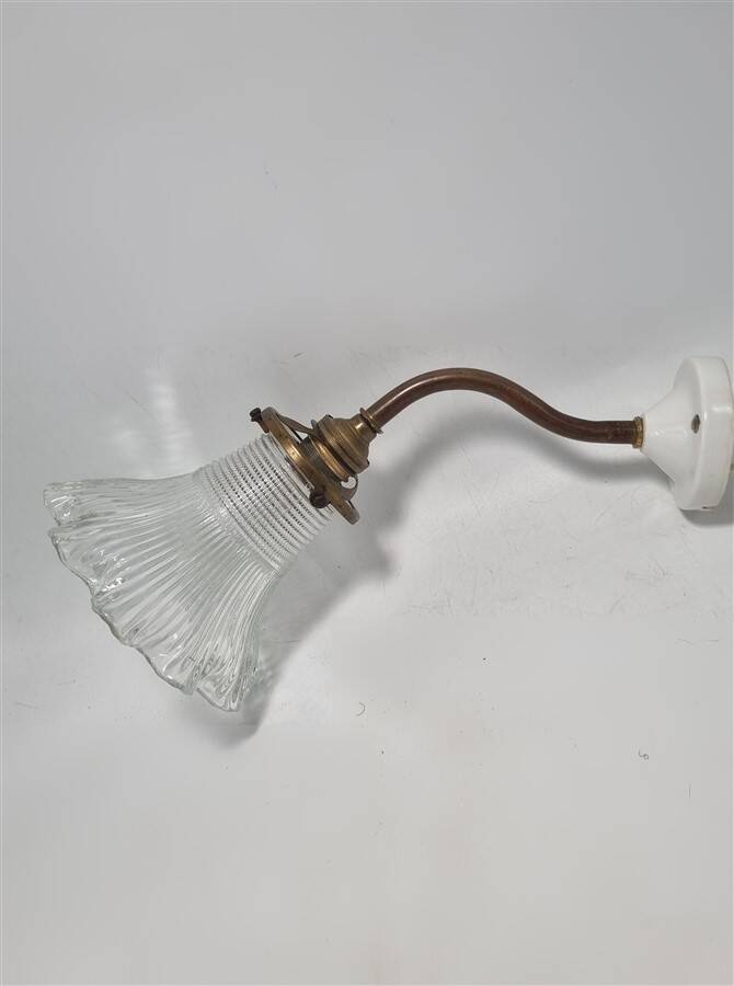 Holophane style wall light