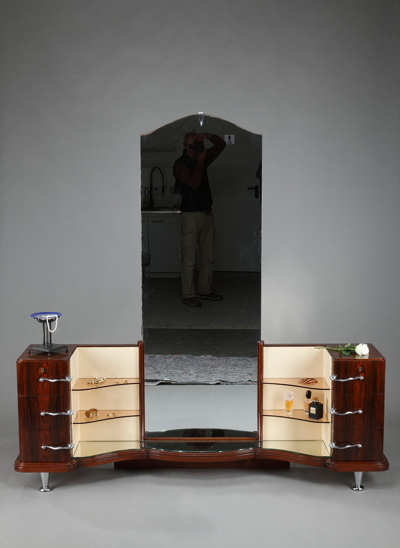 Coiffeuse et son fauteuil en placage d'ébène de Macassar