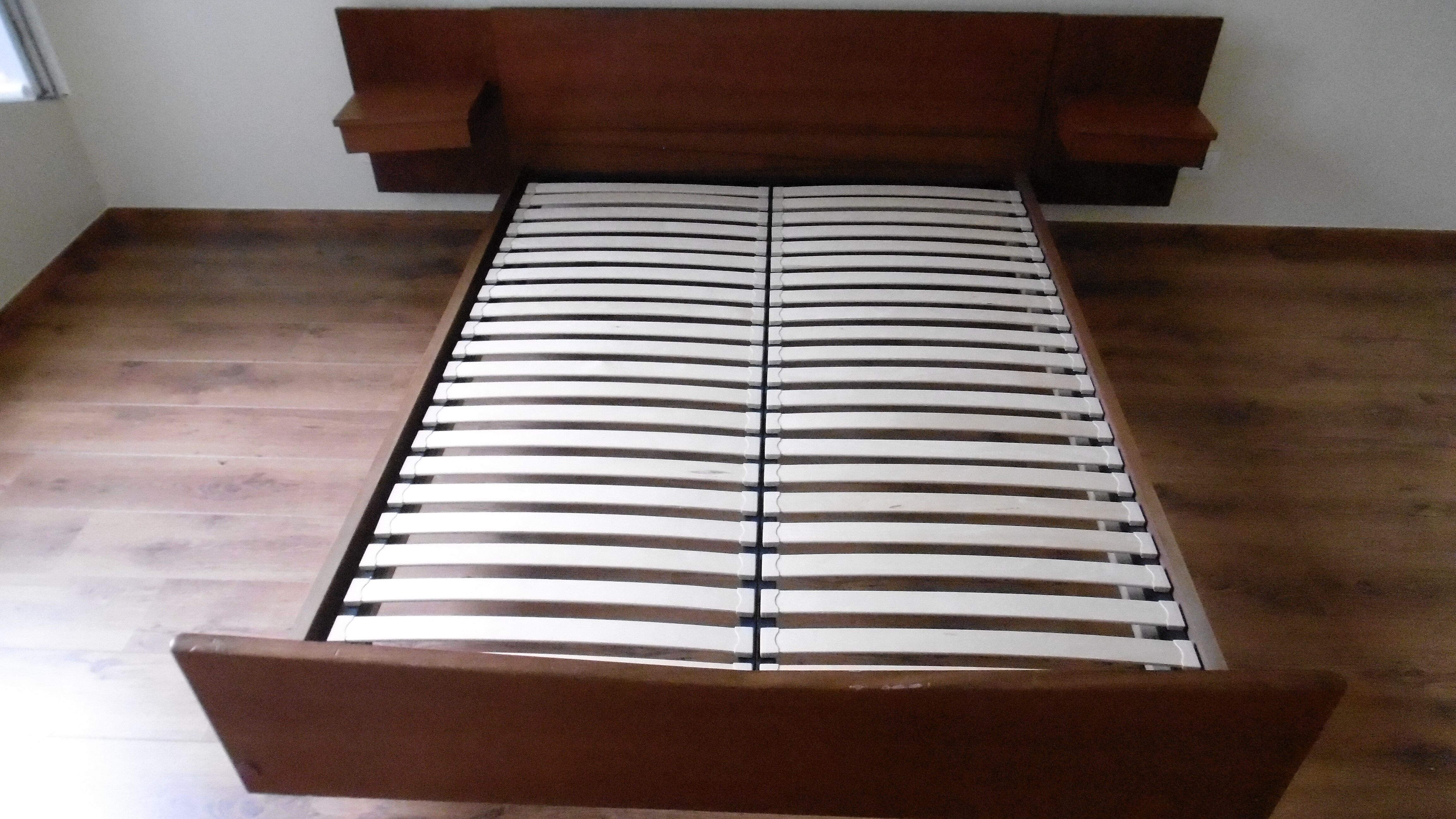 Scandinavian style bed in 140 with two integrated nightstands