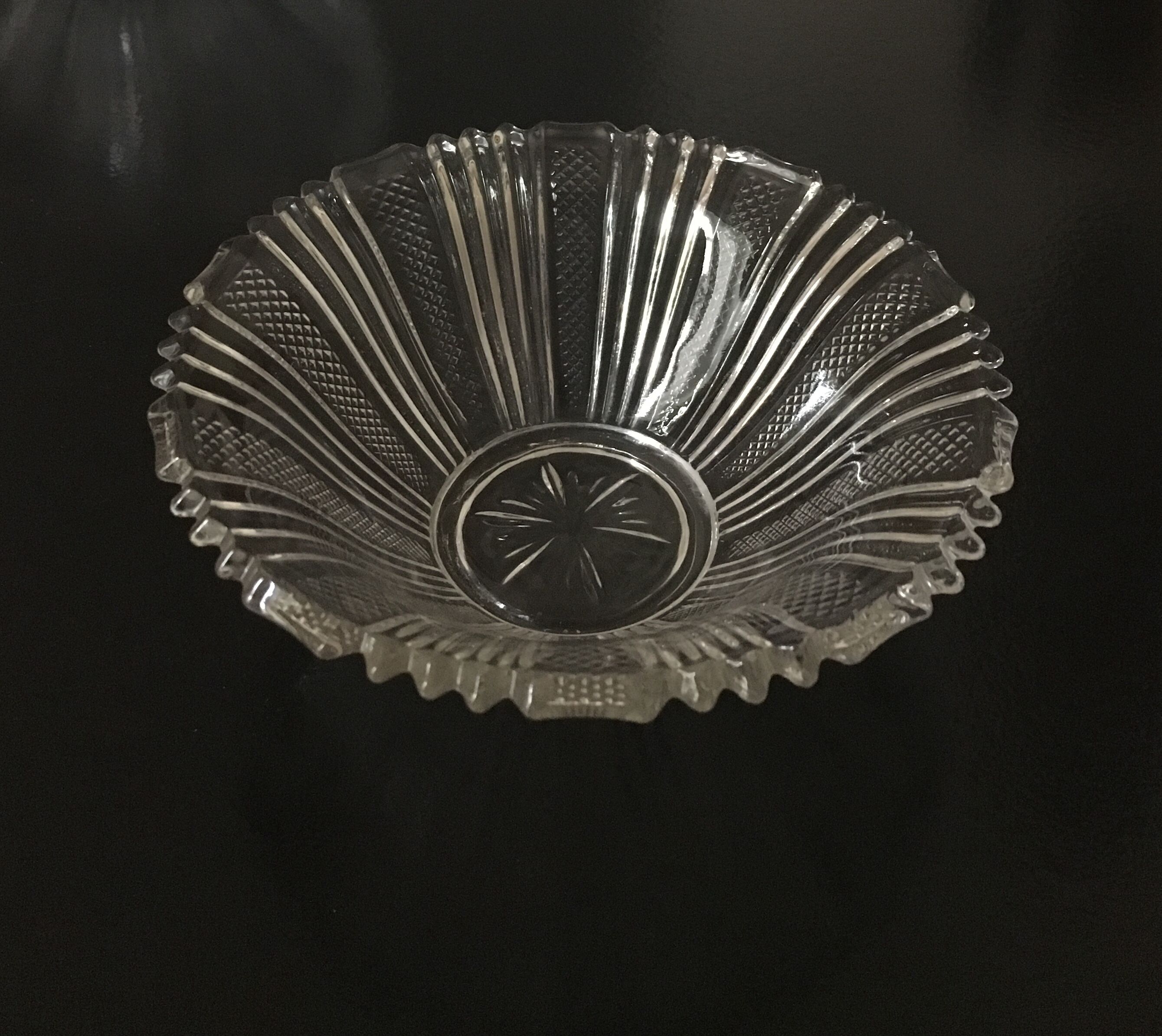 Ensemble de 4 coupelles anciennes en verre