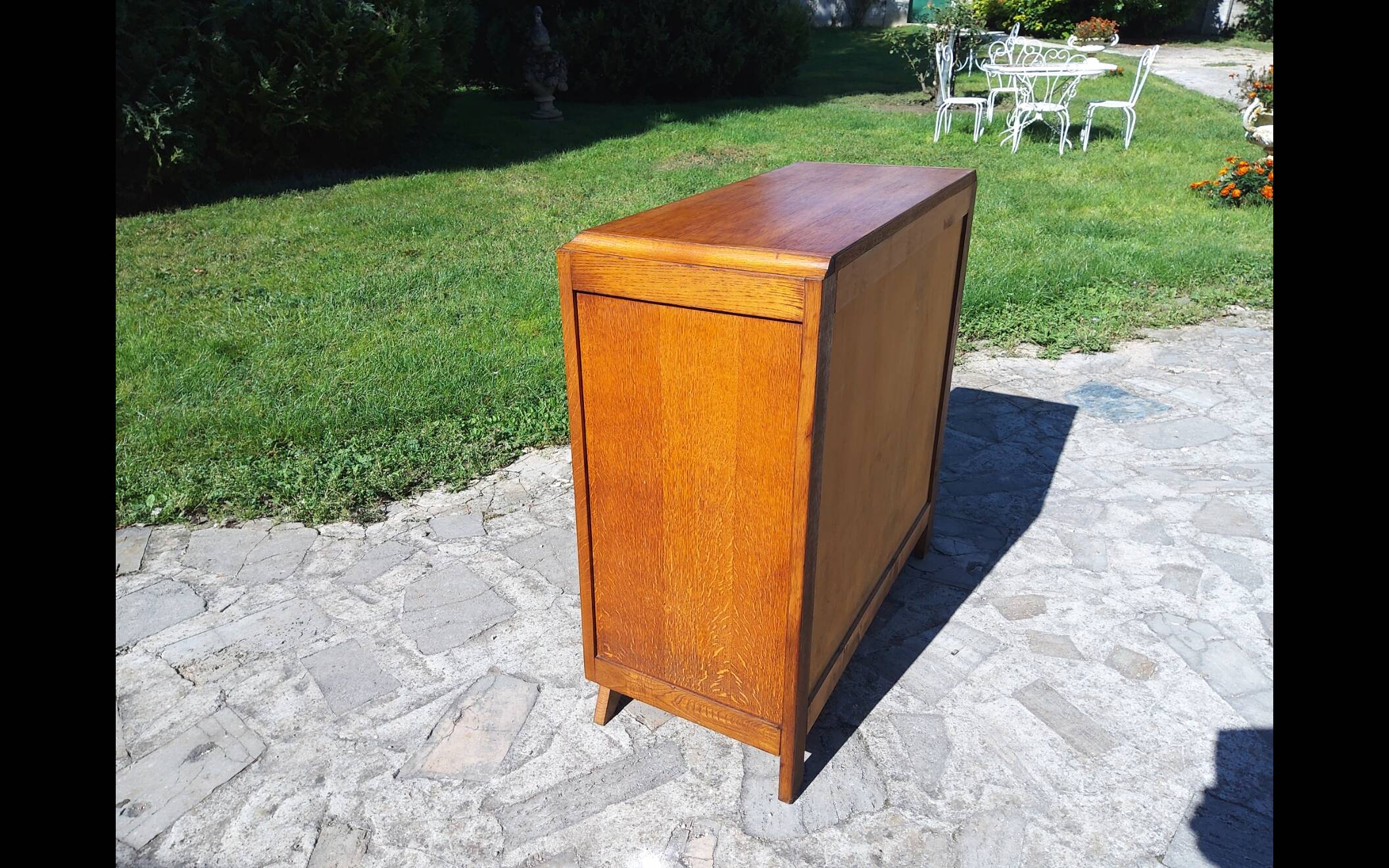 Compass leg chest of drawers
