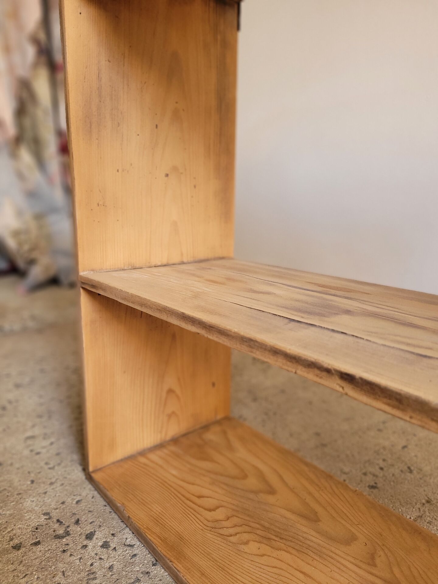 Étagère murale en bois