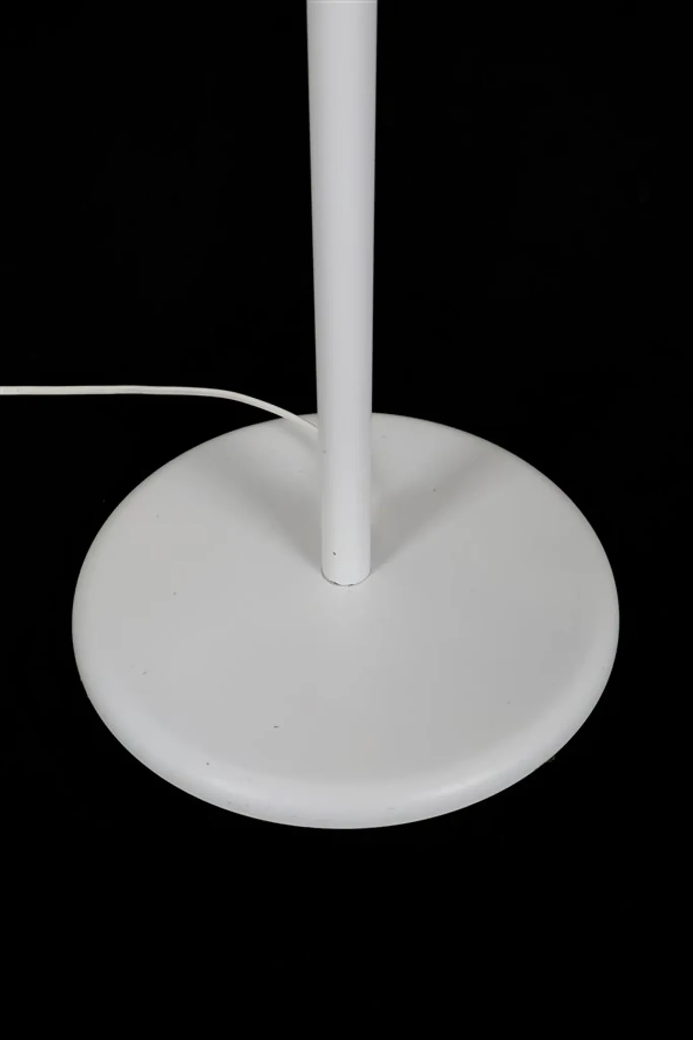 Multilayer floor lamp / white / Danish modern design / 1980s / Form-Light
