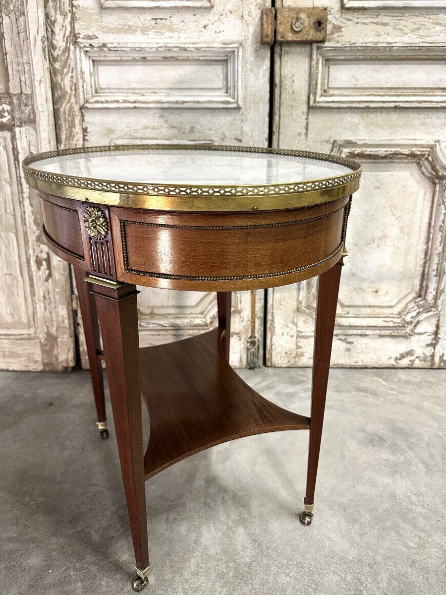 Small salon table in Directoire style, 20th century.