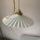 Suspension opaline blanche plissée vintage