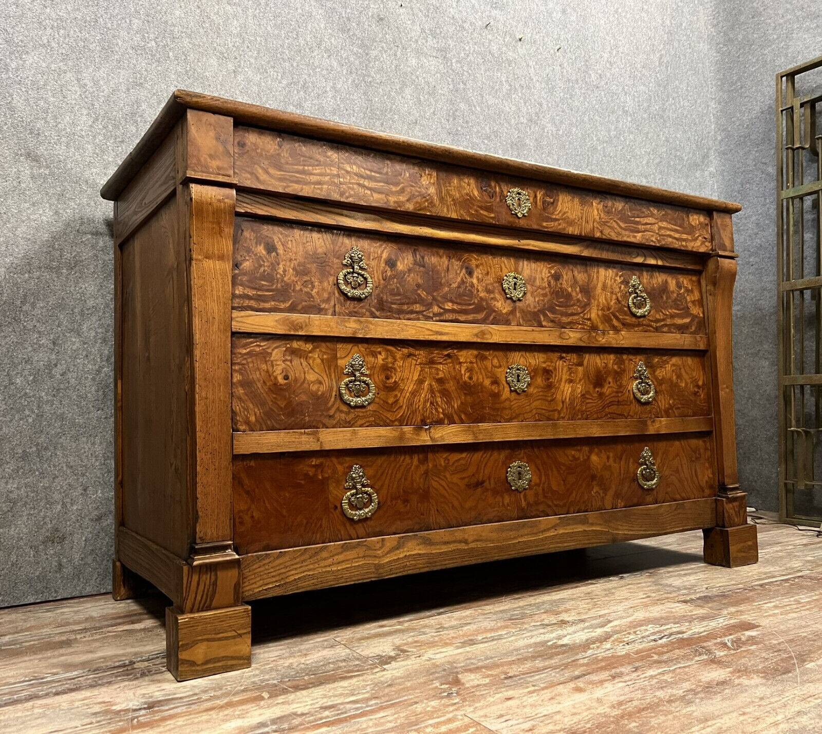Commode époque Empire en orme circa 1810-1820
