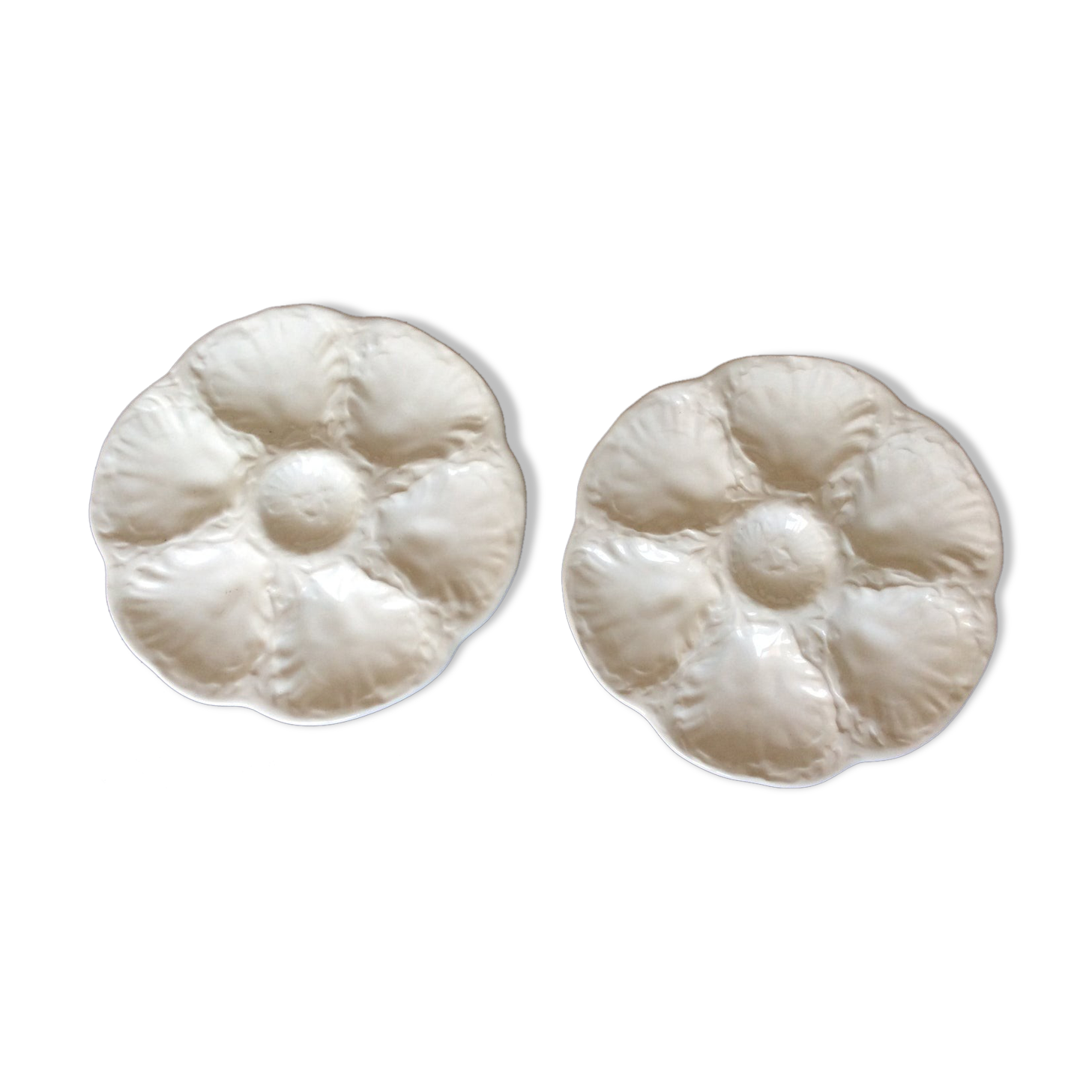 Set of 2 French vintage plates in gien white dabbling