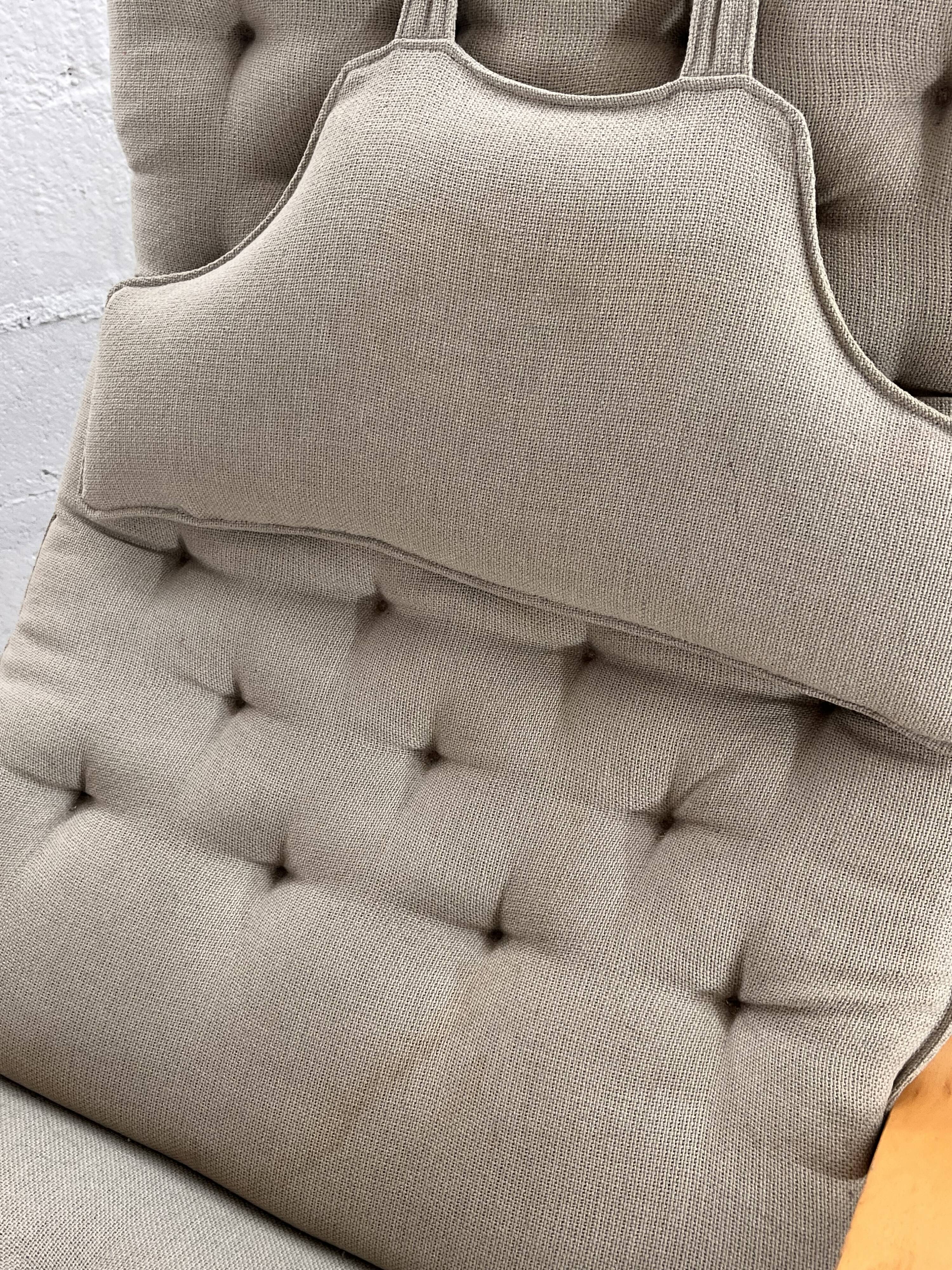 Scandinavian chaise longue