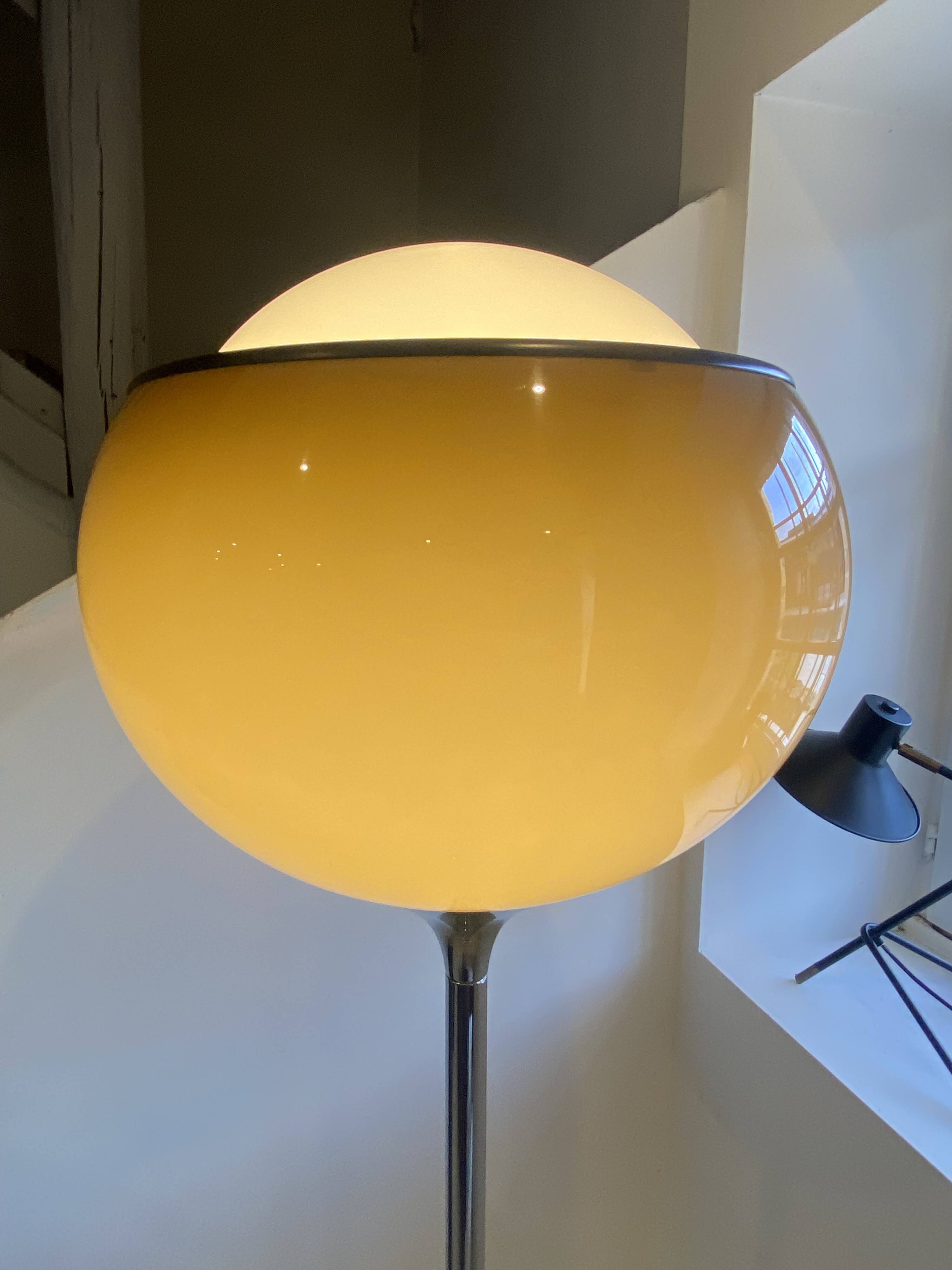 Chrome floor lamp Guzzini vintage 1960
