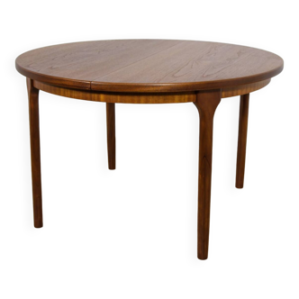 Mid-century round extendable dining table from mcintosh, 1960s