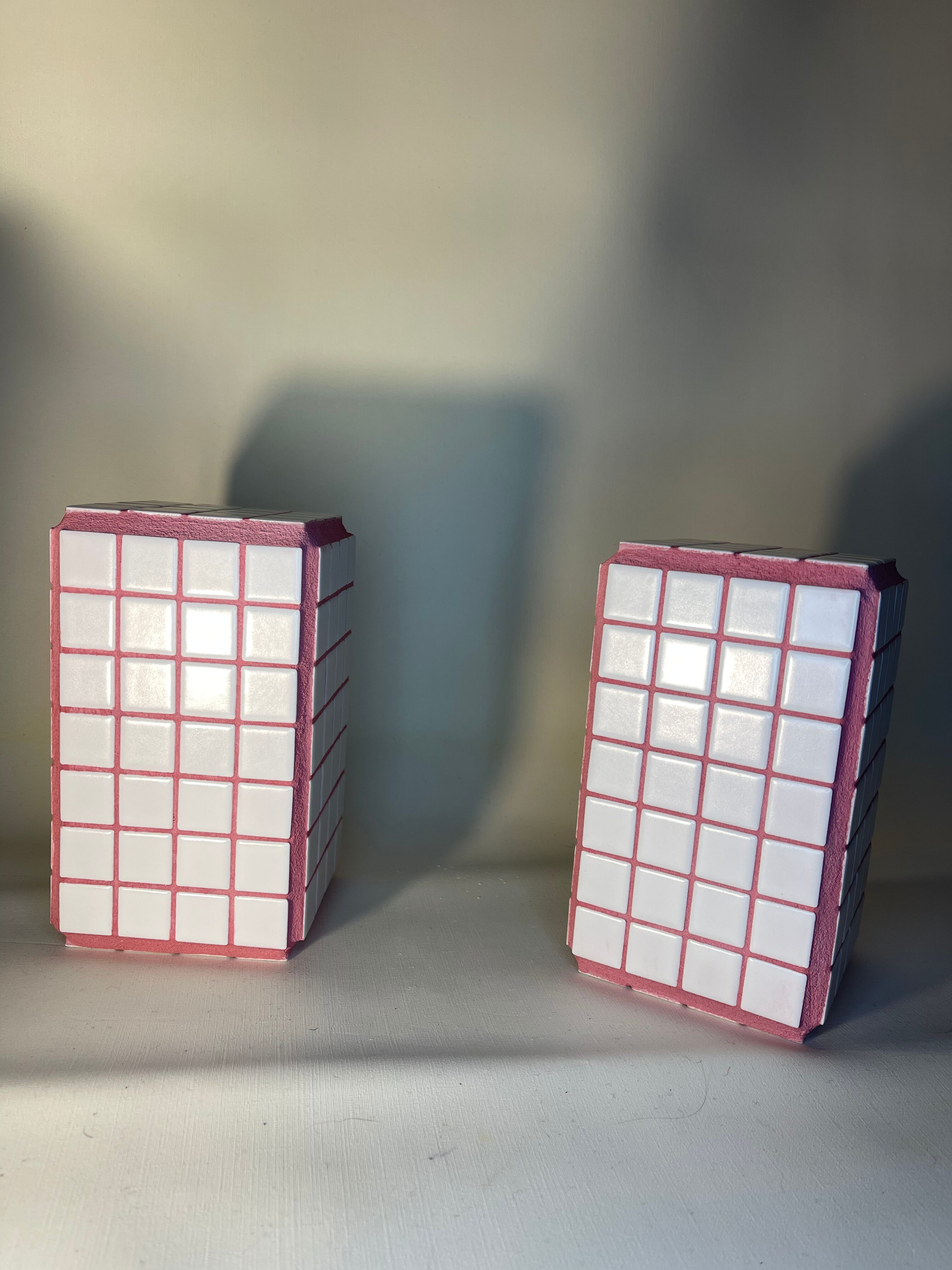 Serre-livres blanc et rose