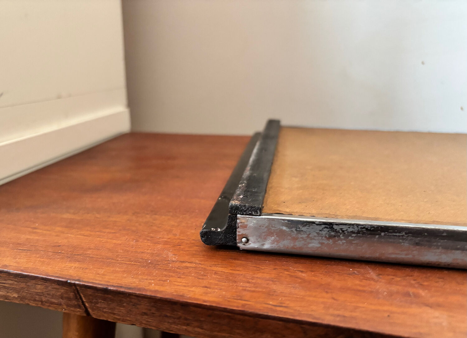 Art Deco wooden and painted glass plateau