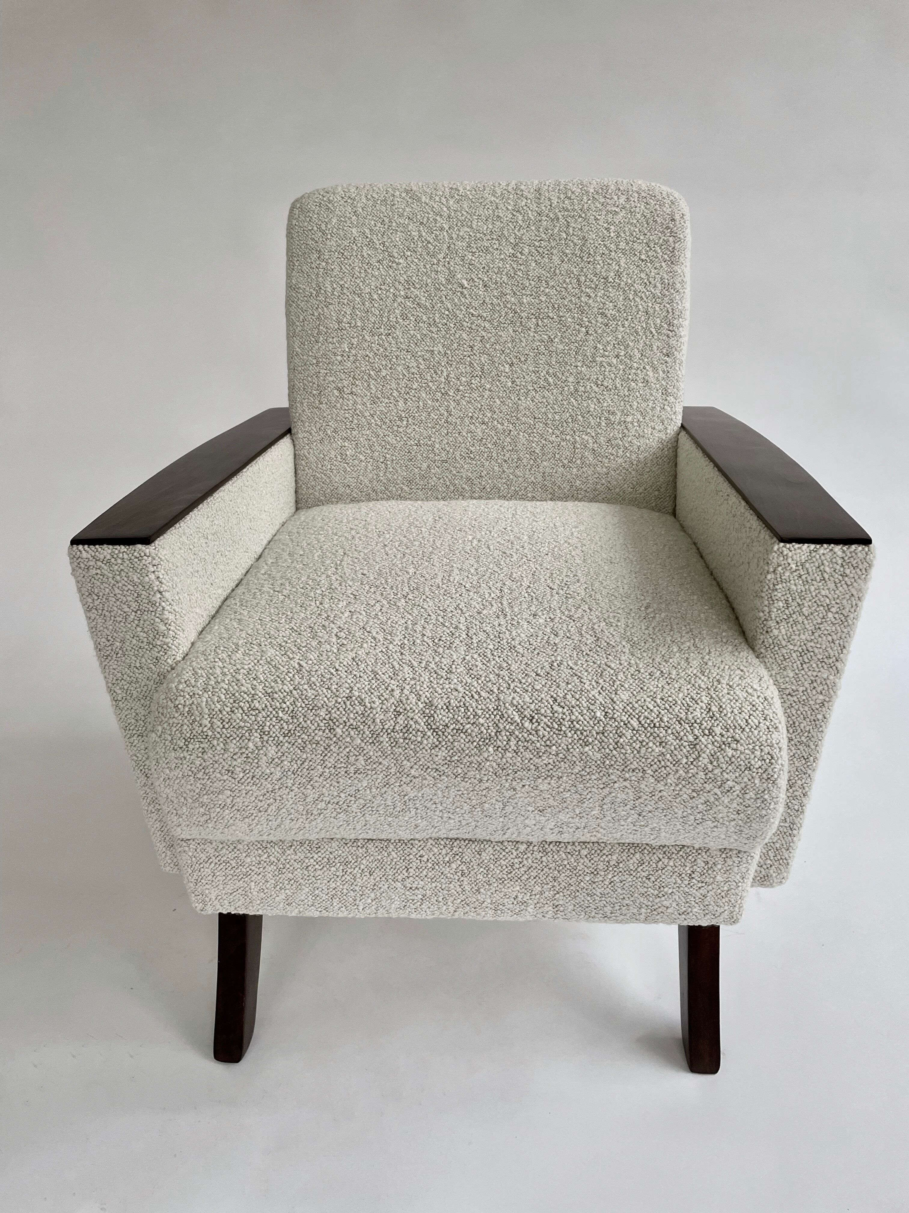 Cube armchair in wool buckle