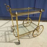 Golden wheels serving table