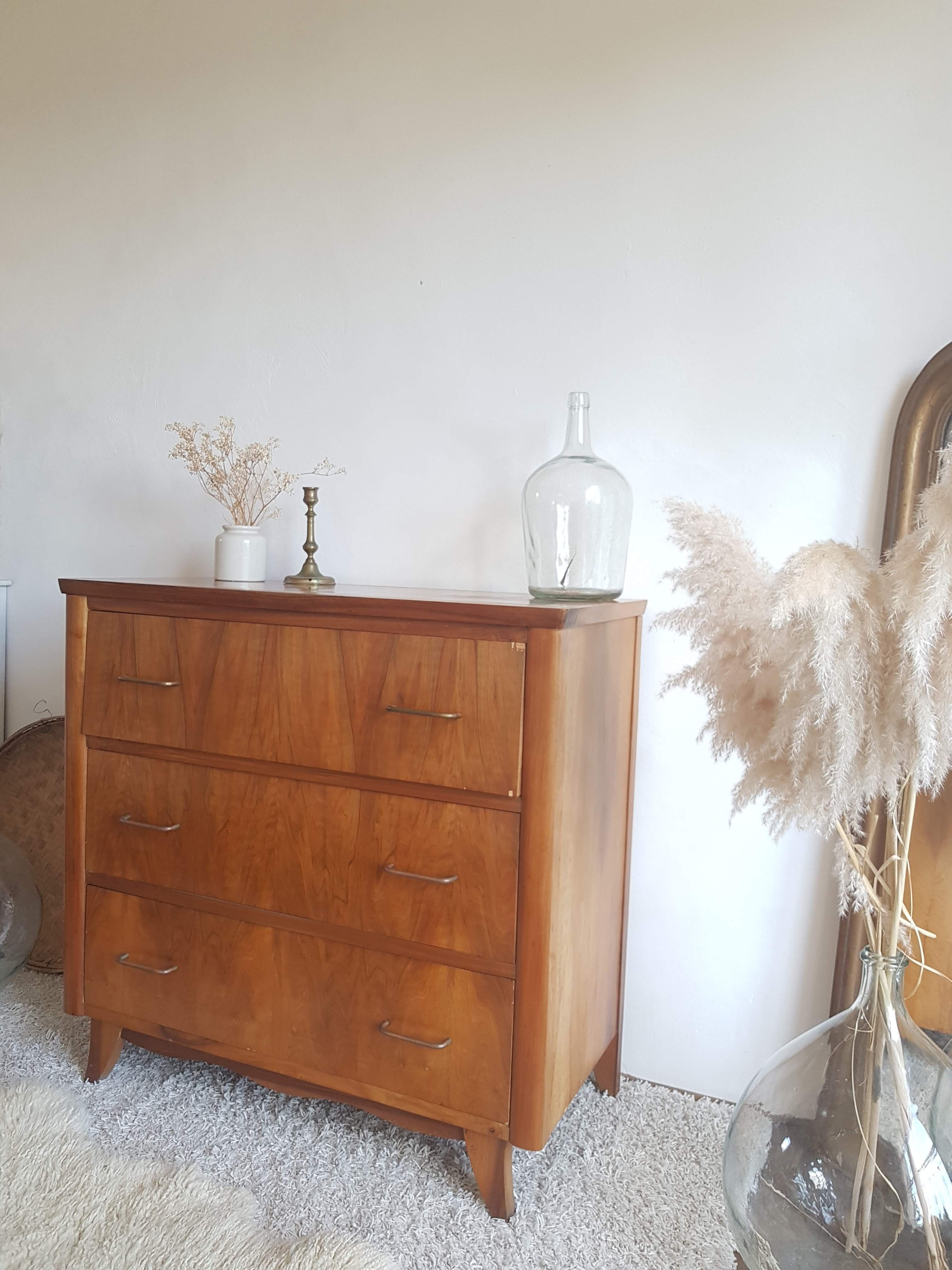 Dresser circa 60s - compass feet