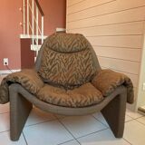 P60 armchair