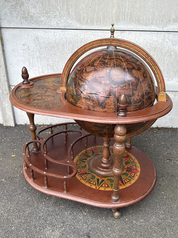 Globe bar terrestre – vintage – ornements – meuble bar a roulette