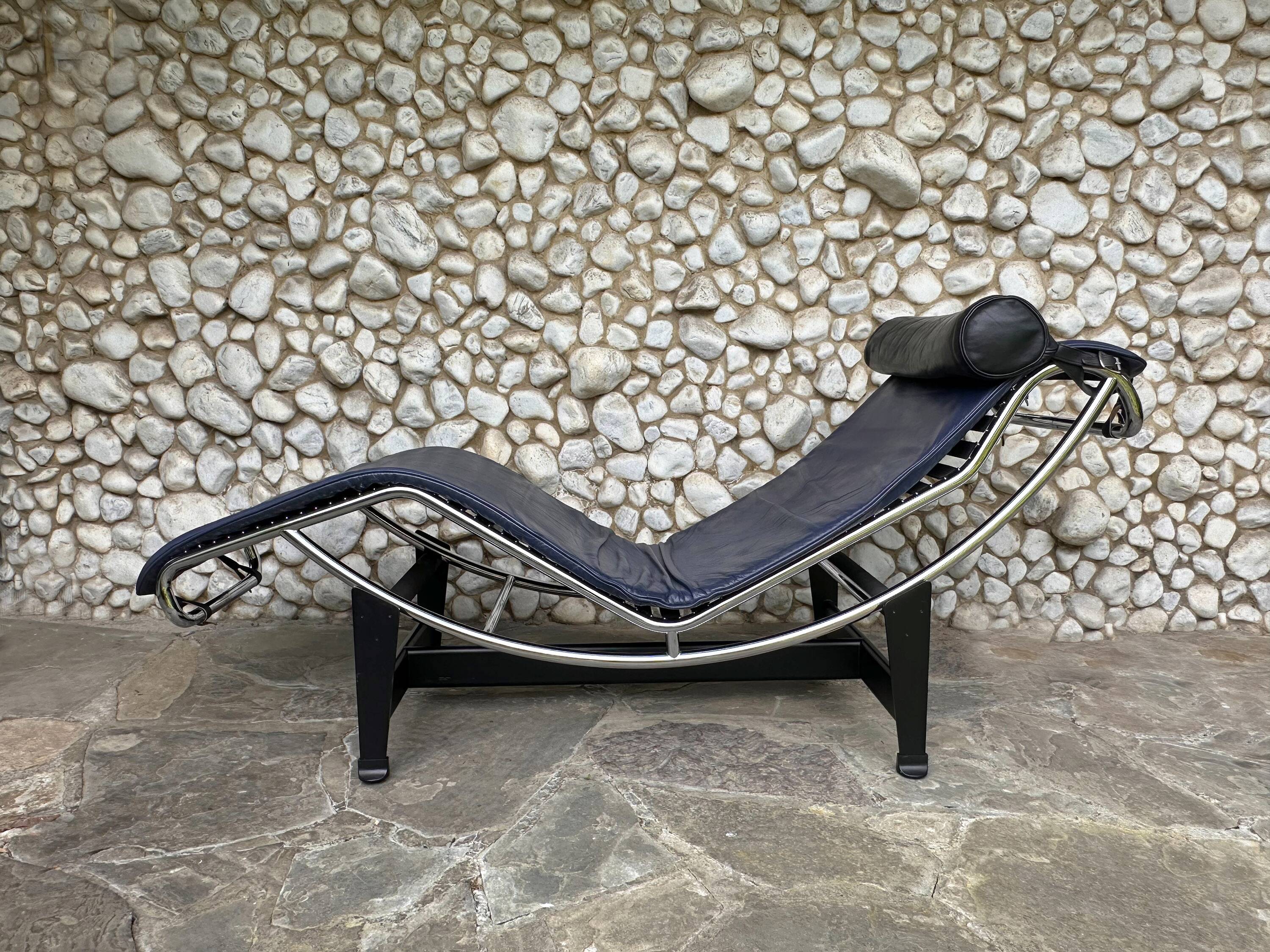 Cassina LC4 chaise longue by Le Corbusier, Pierre Jeanneret & Charlotte Perriand in blue leather.