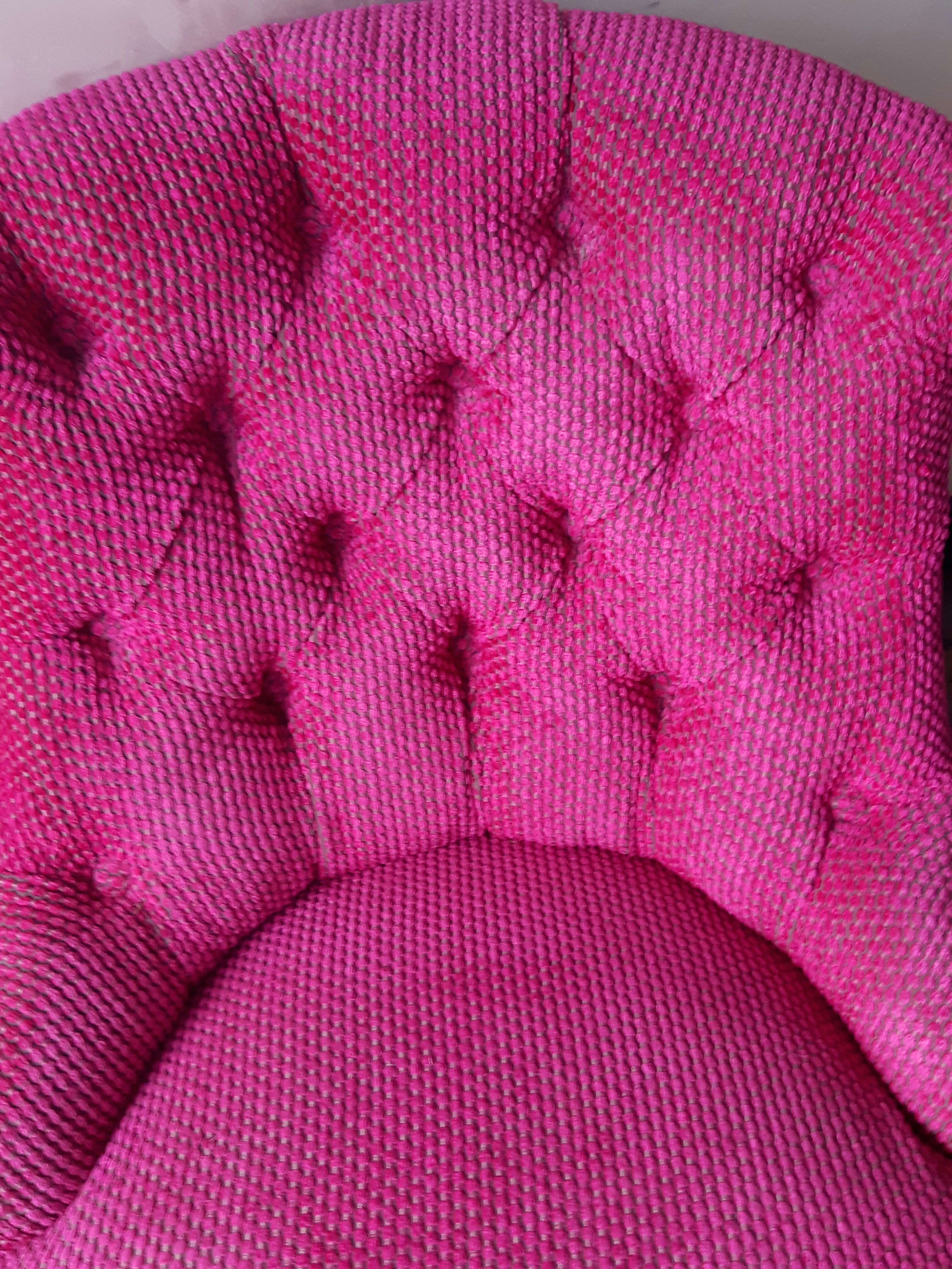 Pink padded toad heater