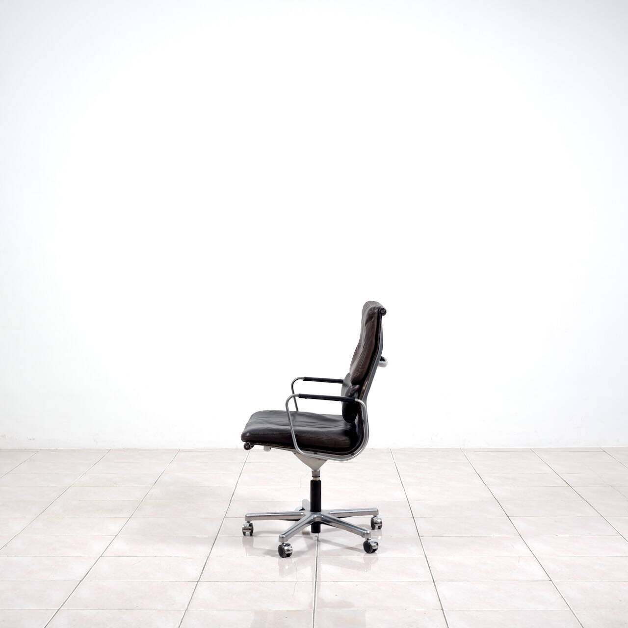 Chaise de bureau Eames Soft Pad du gouvernement de Basse-Autriche