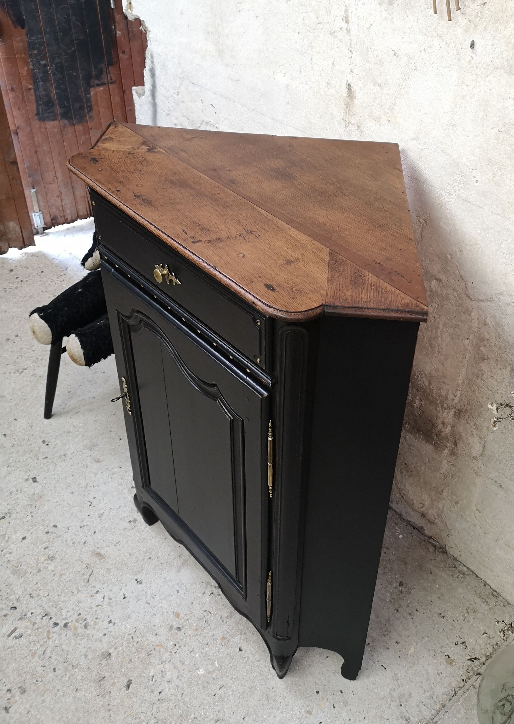 Encoignure buffet Parisian patina shabby ancient gustavien