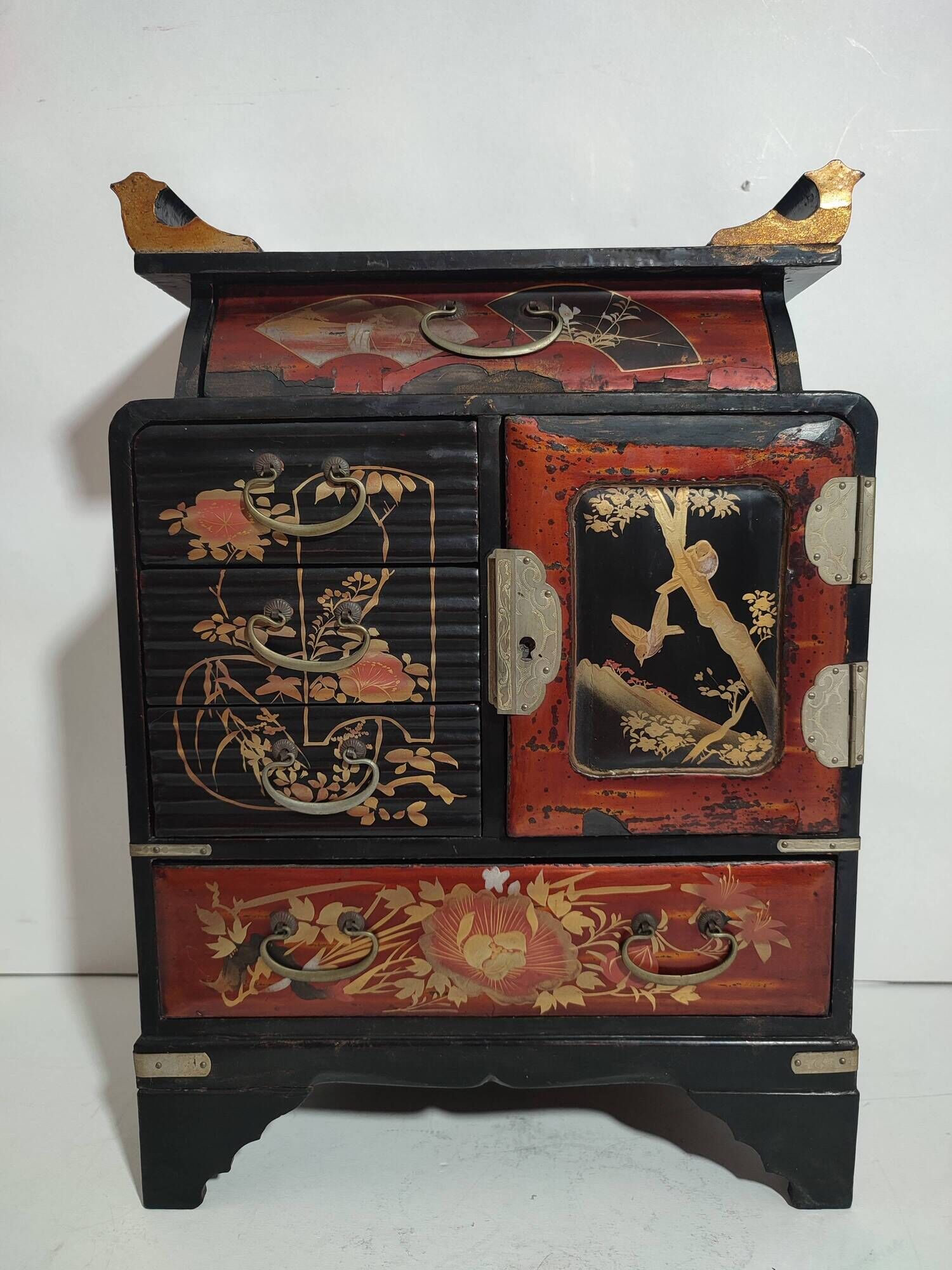 Japanese Lacquered Cabinet / 1868-1912 Meiji Japan / Old Jewelry Box