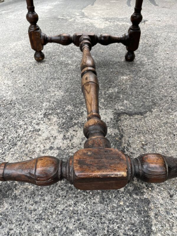 Petit bureau style Louis XIII