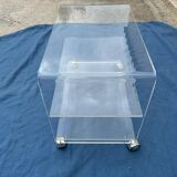 Table basse/ meuble tu en plexiglas vintage sur roulettes