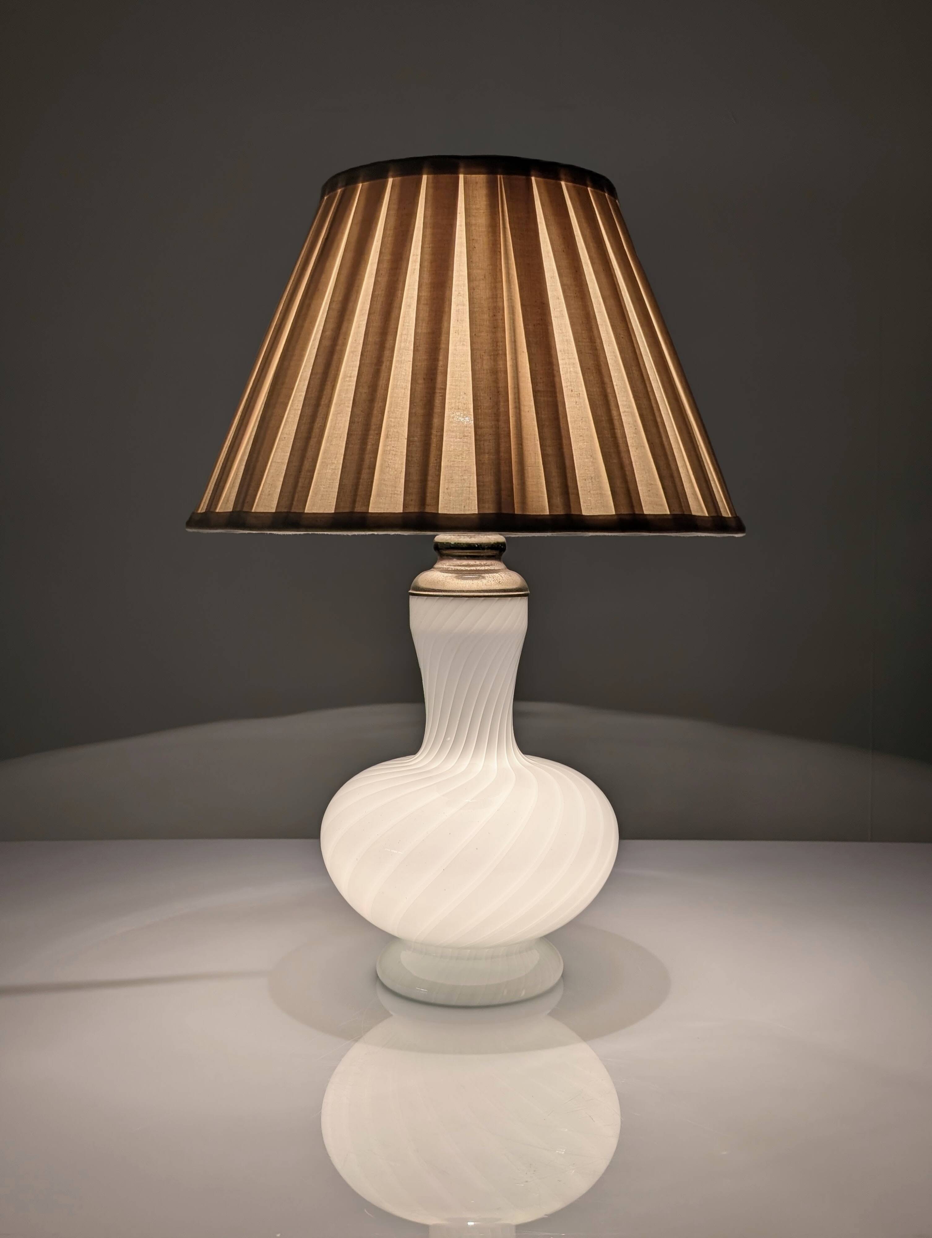 Lampe de table italienne en verre de Murano à double éclairage et laiton, années 1960