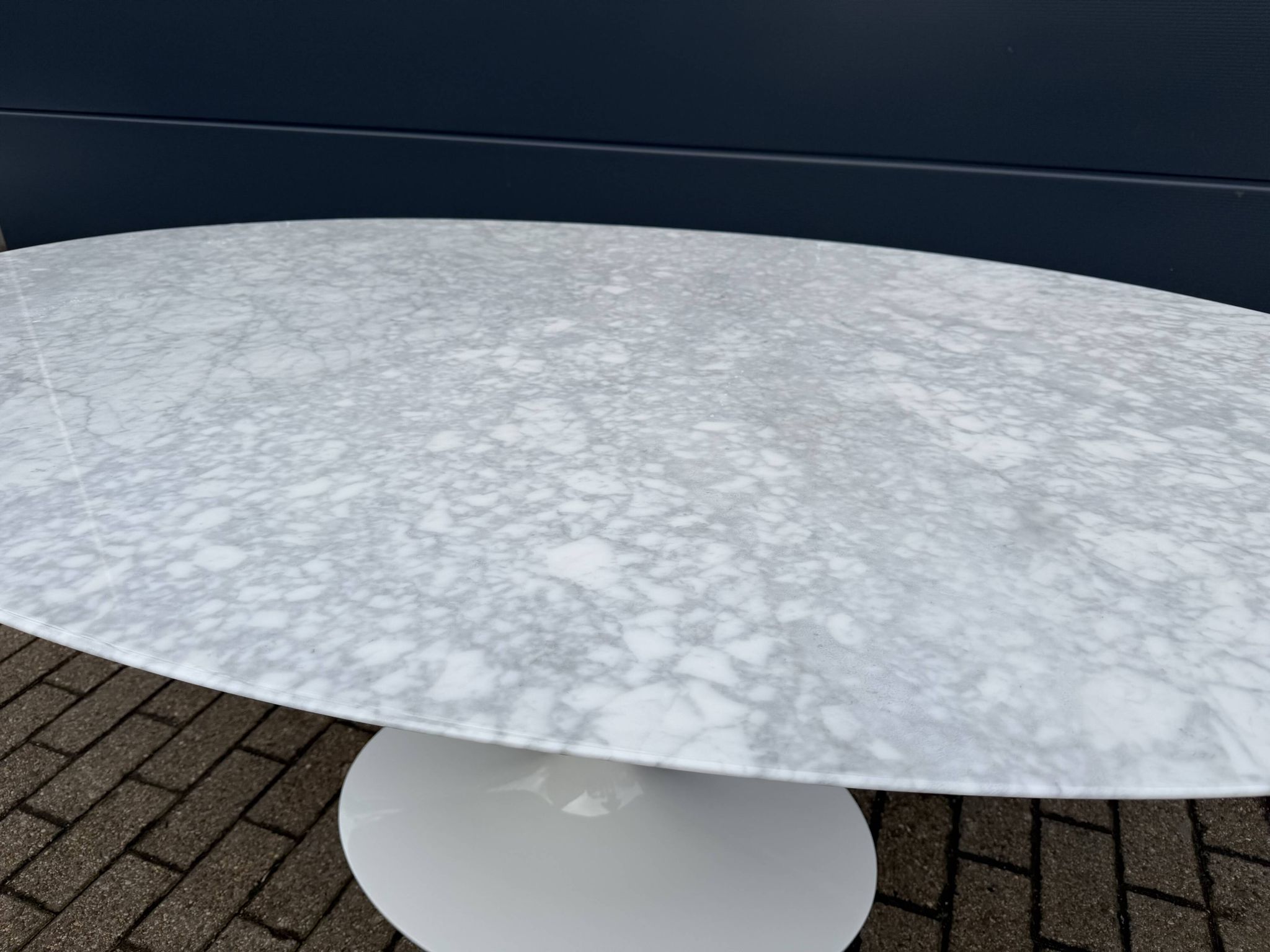 Original Knoll Tulip oval dining table (198cm) Carrara marble