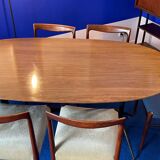 Italian oval dining table from the 60s