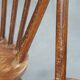 Ensemble de 8 chaises Windsor vintage en bois à dossier fuseau des années 1970
