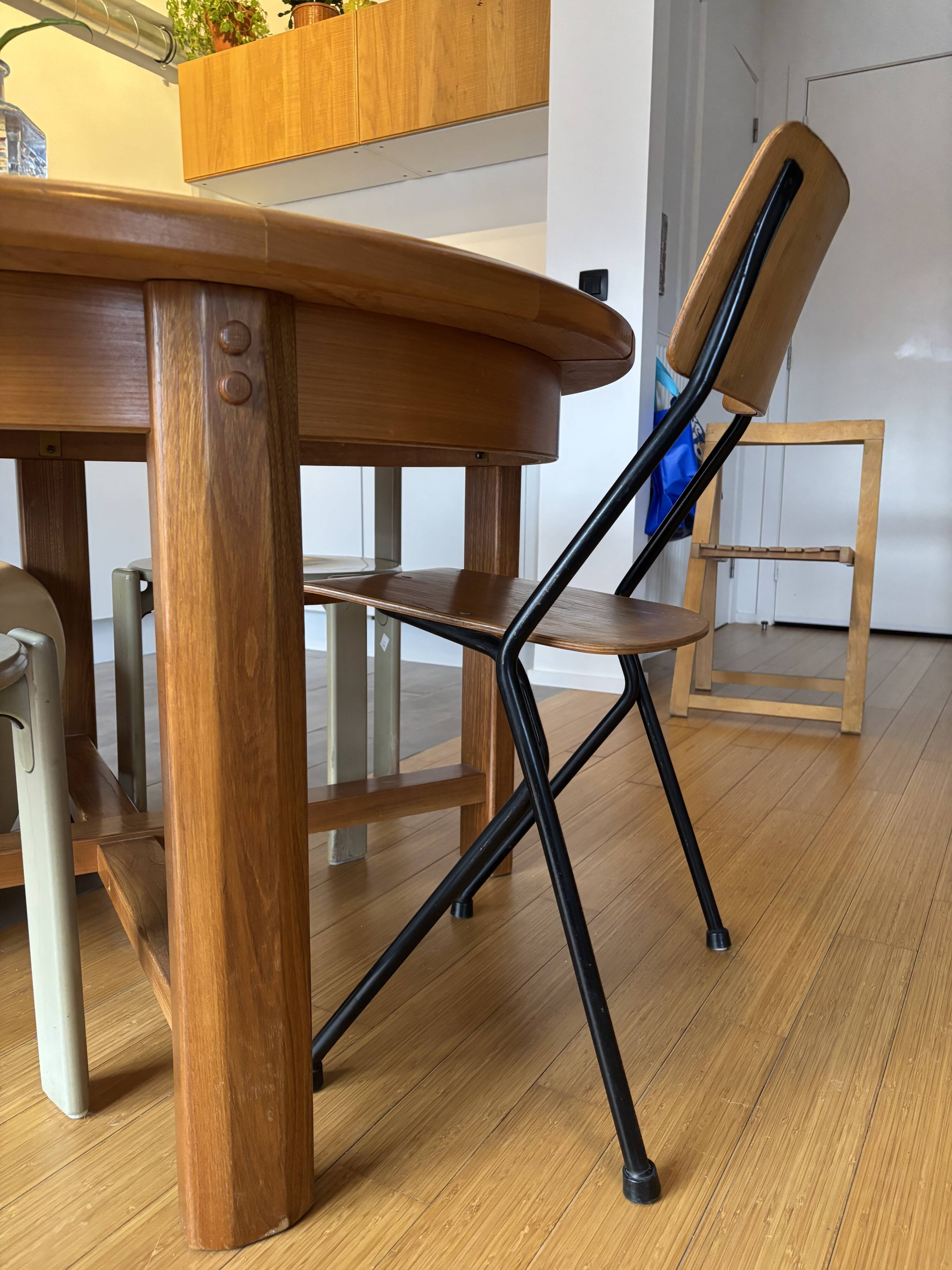 Set of 4 vintage post-modern design chairs