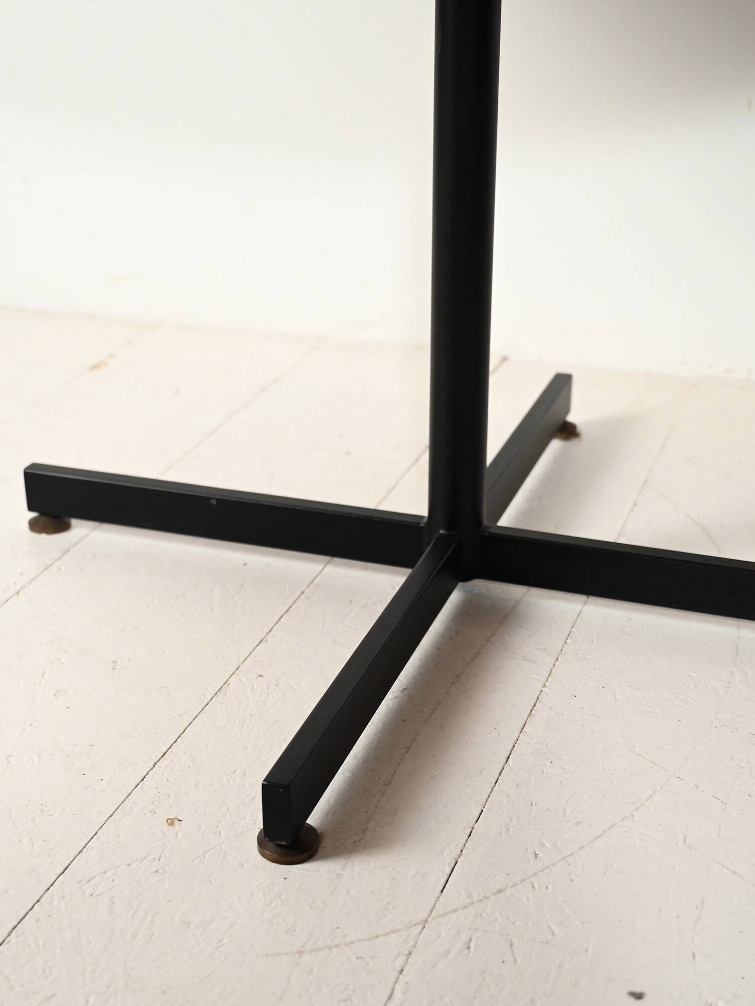 Round Scandinavian teak table with metal base