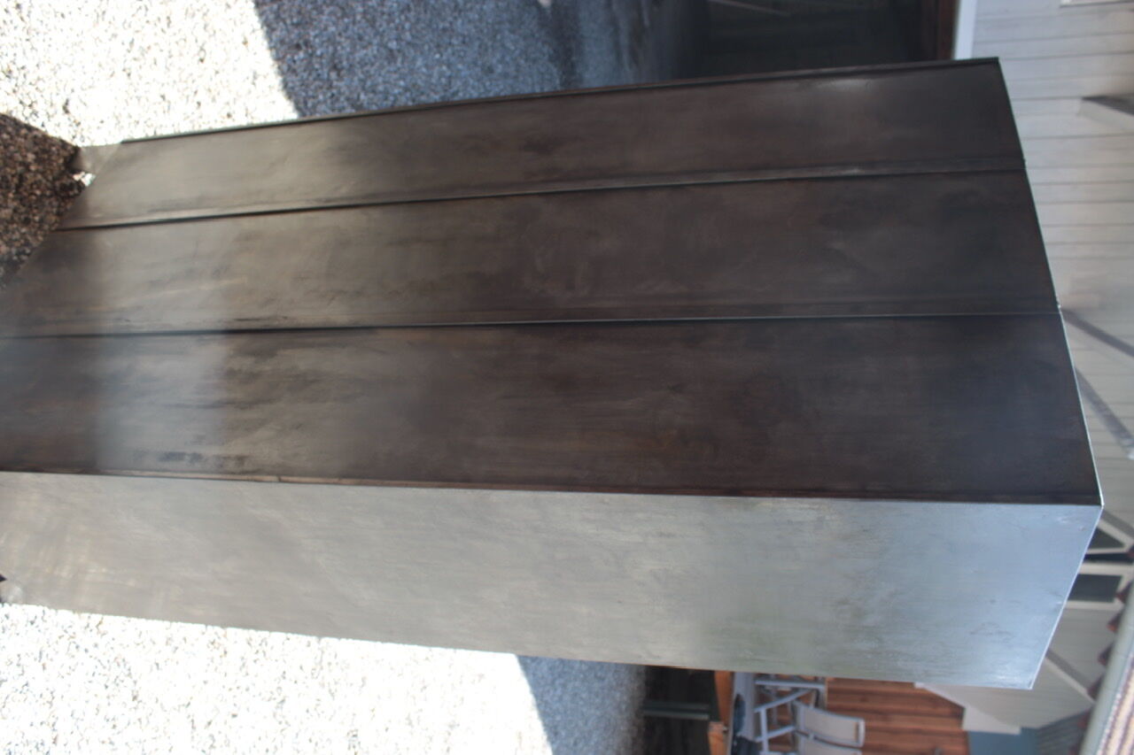 Acial triple metal locker