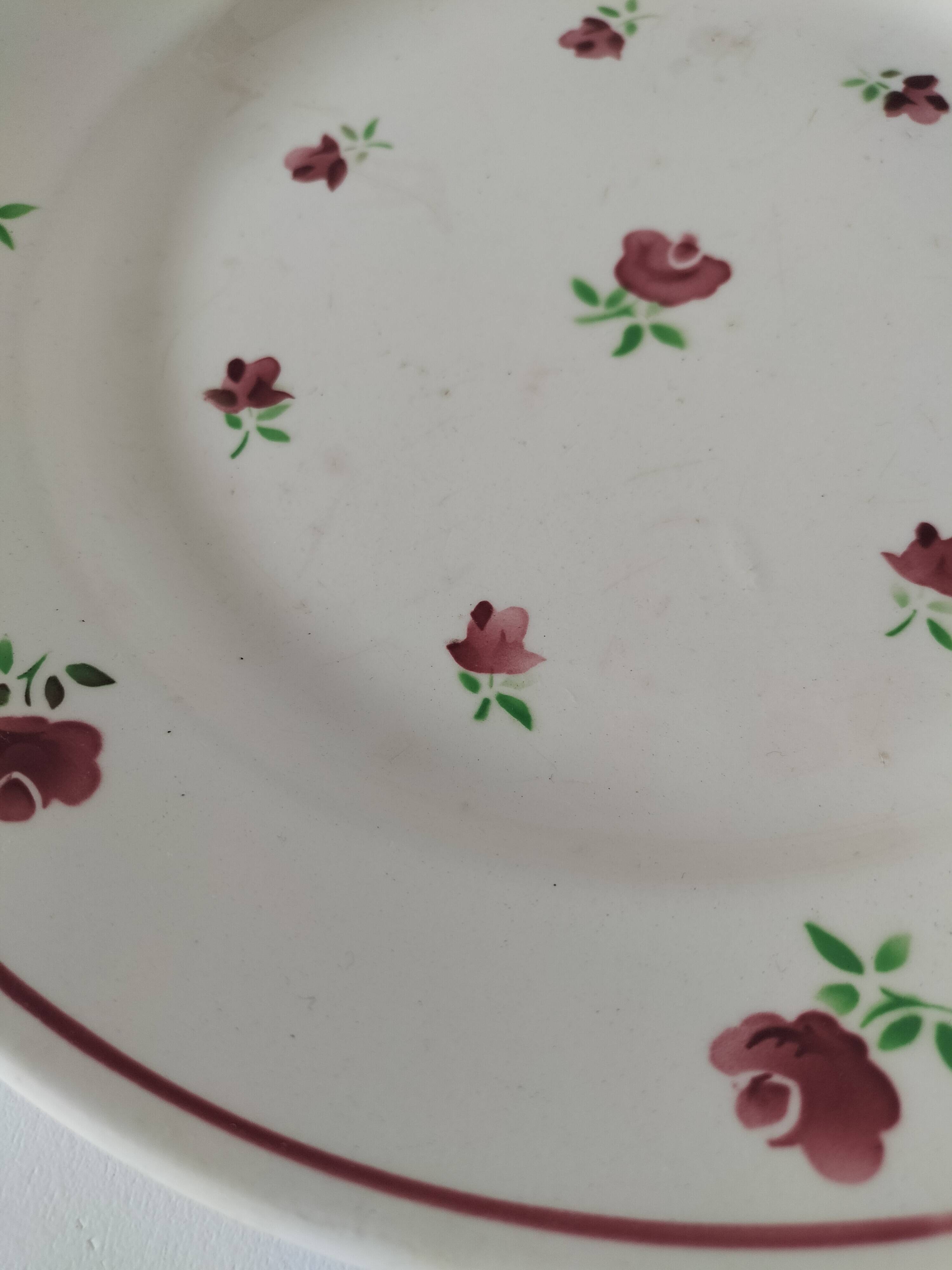 Badonviller dish with floral pattern
