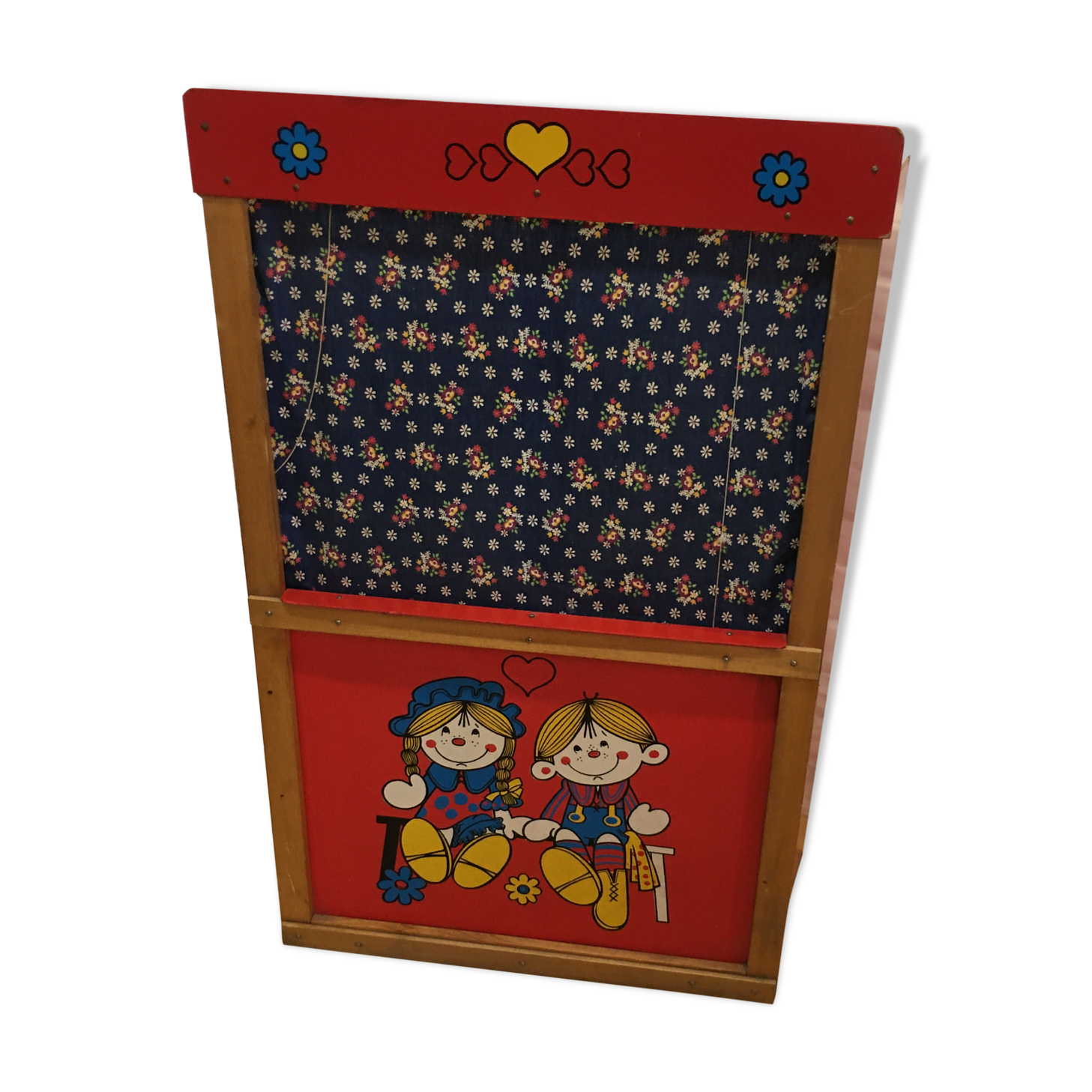 Children's theatre with puppets