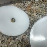 2 enamelled sheet metal suspensions