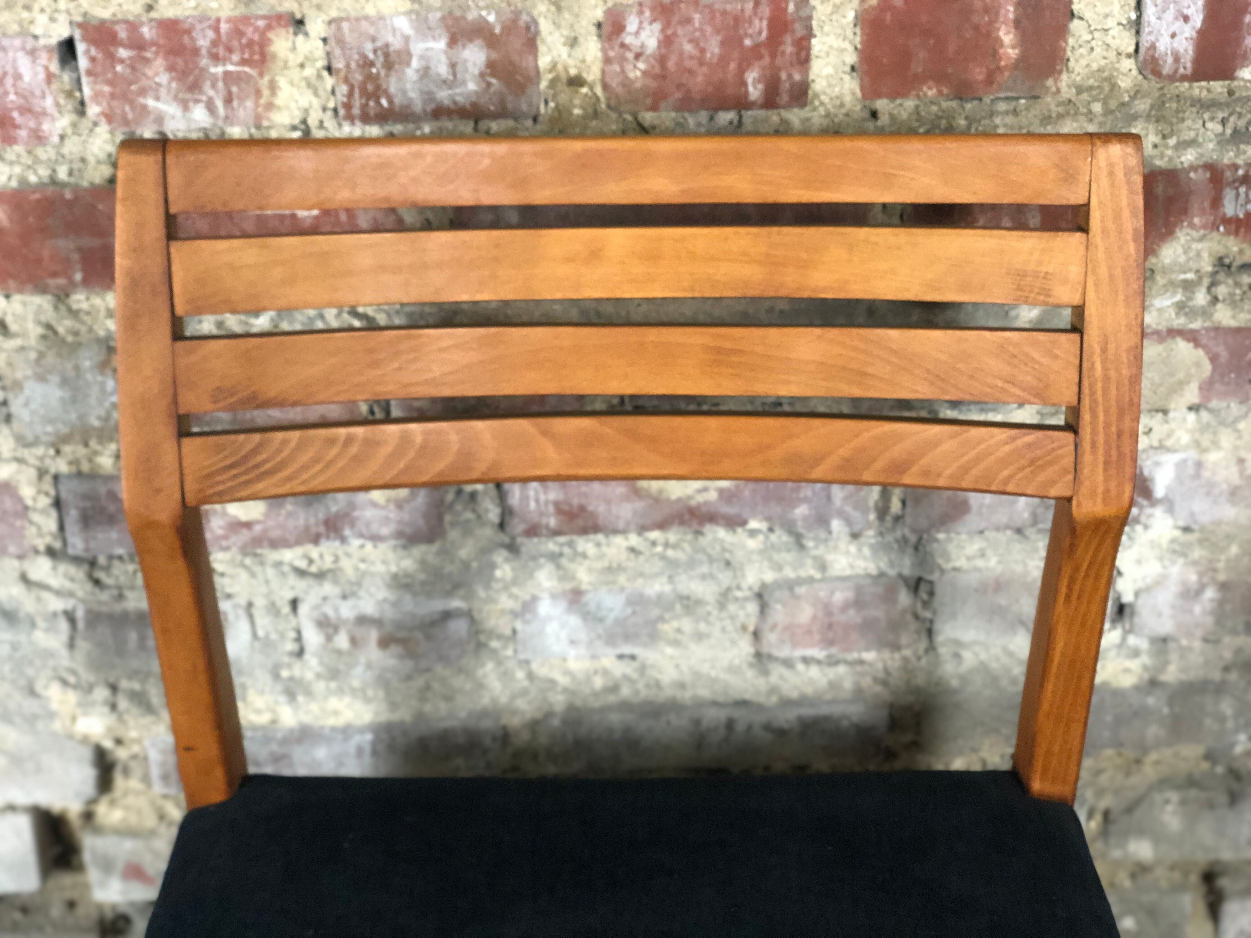 Suite of 4 Scandinavian teak chairs with anthracite grey velvet top 1960
