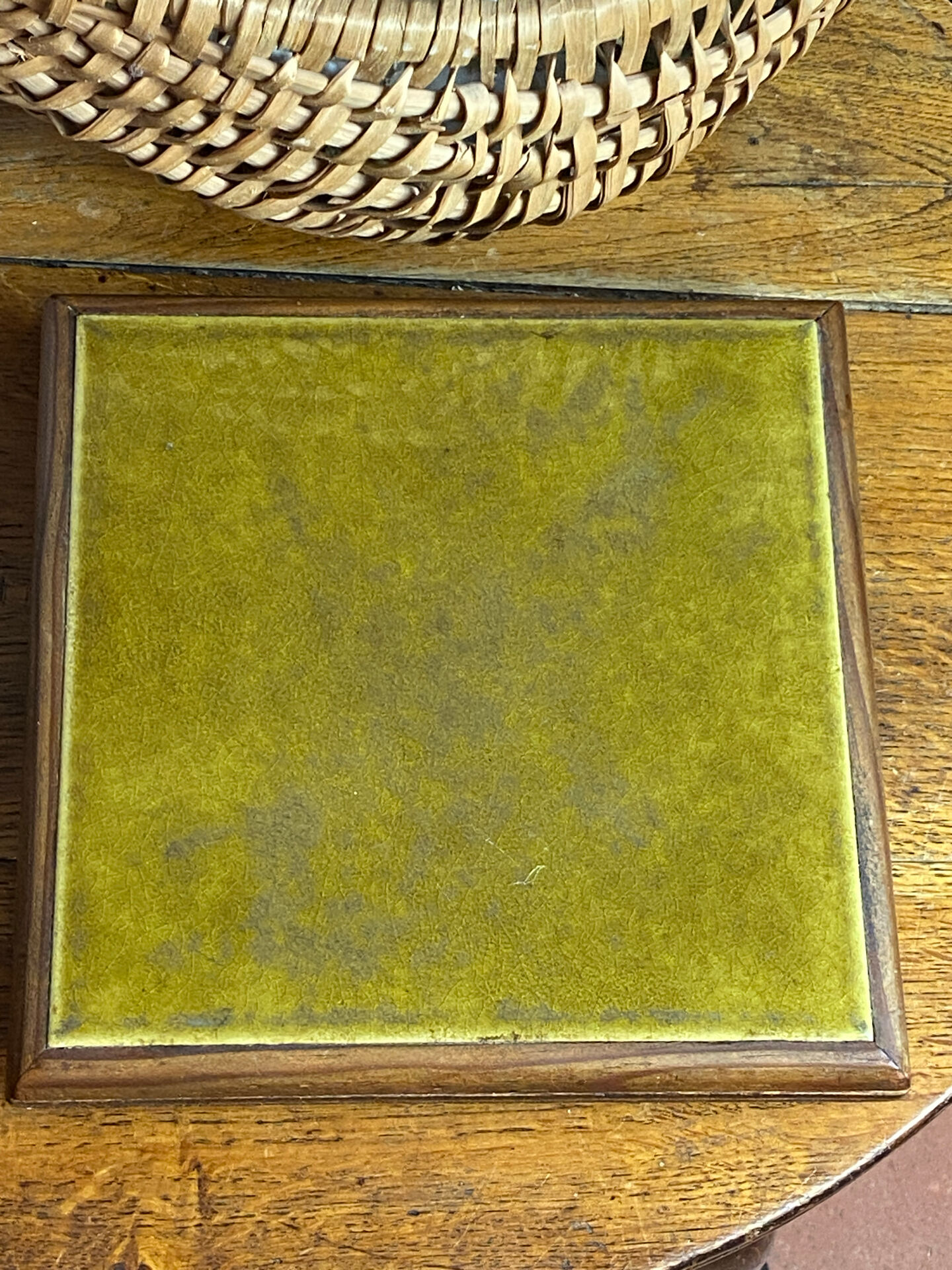 Ceramic and wood trivet