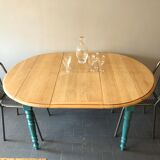 Roundtable with flaps and extensions