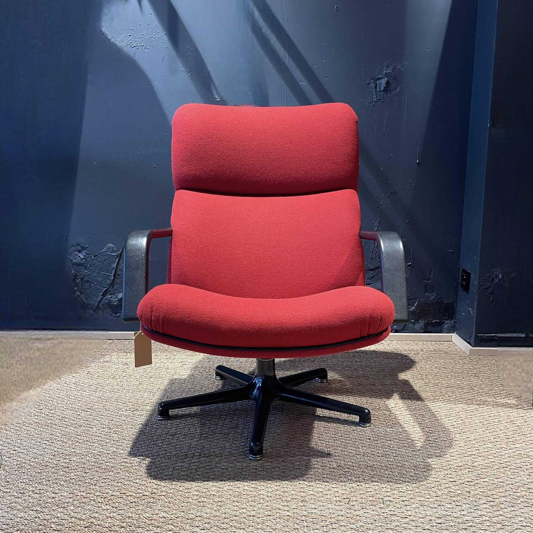 Geoffrey Harcourt F154 vintage swivel armchair for Artifort red fabric 70s