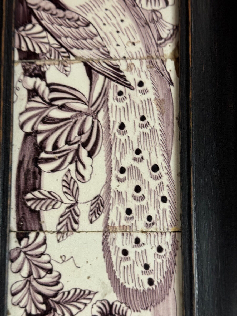 Trois carreaux de Delft manganèse formant un portrait de paon, XVIIIème siècle