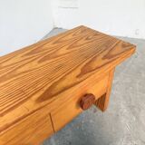 Meuble d’appoint bas style Perriand