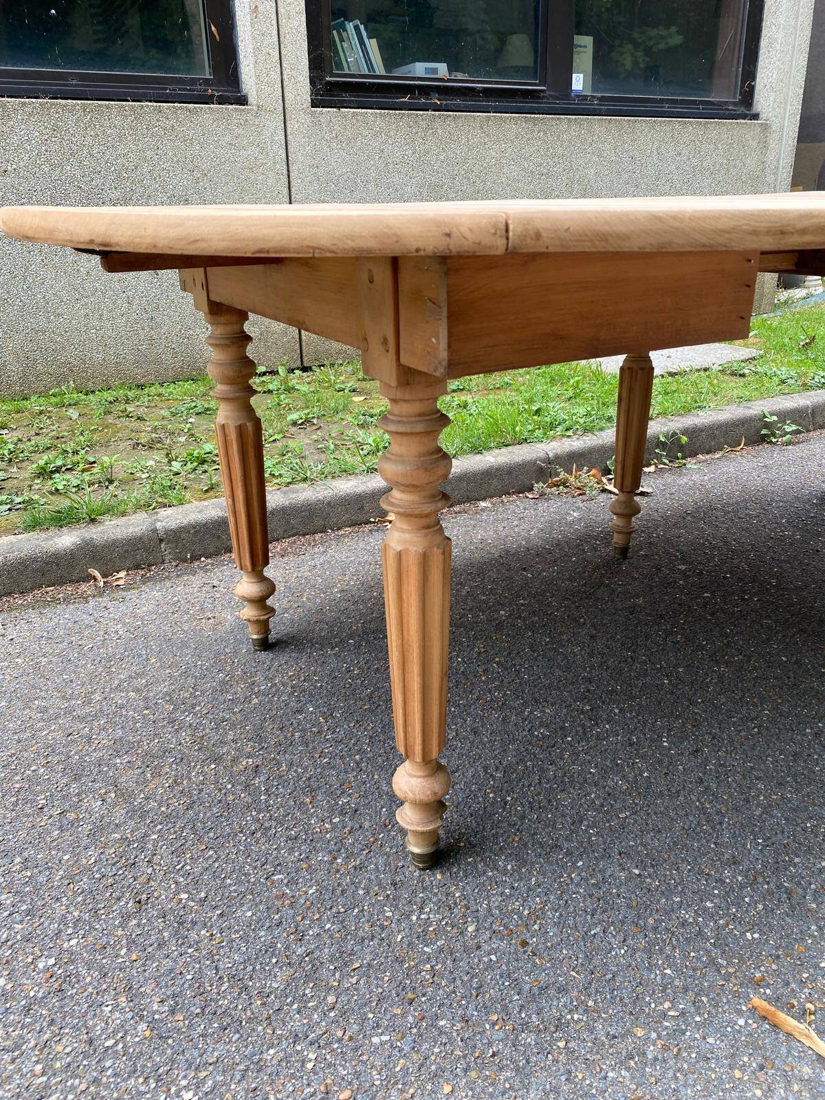 Table à manger ronde extensible Louis Philippe 18ème rénovée avec volets 21