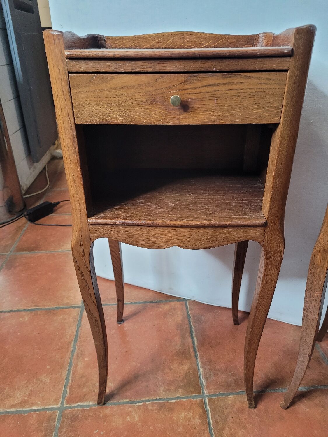 Paire de chevets style Louis XV en chêne