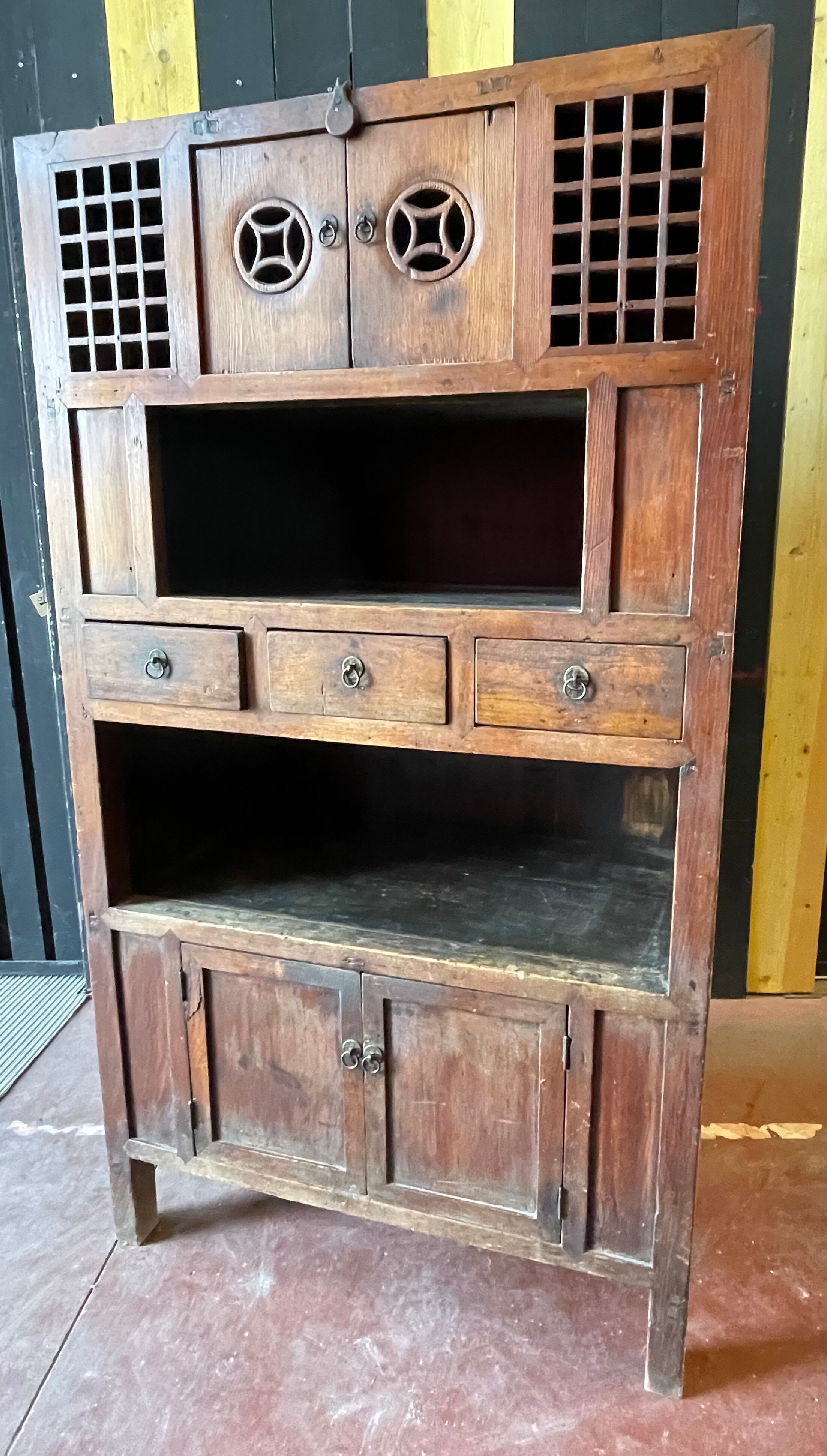 Chinese vessel cabinet 19th century in elm wood
